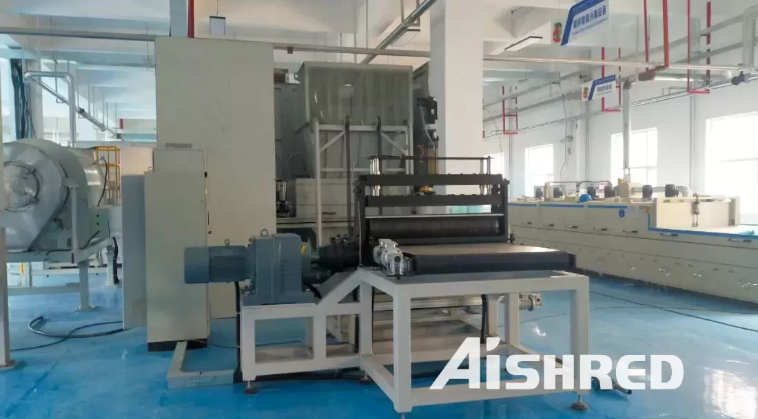 Déchiqueteur AIShred dans une usine de panneaux solaires photovoltaïques